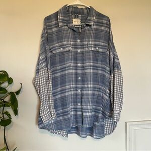 American Eagle Women’s Blue Plaid Shirt Size M